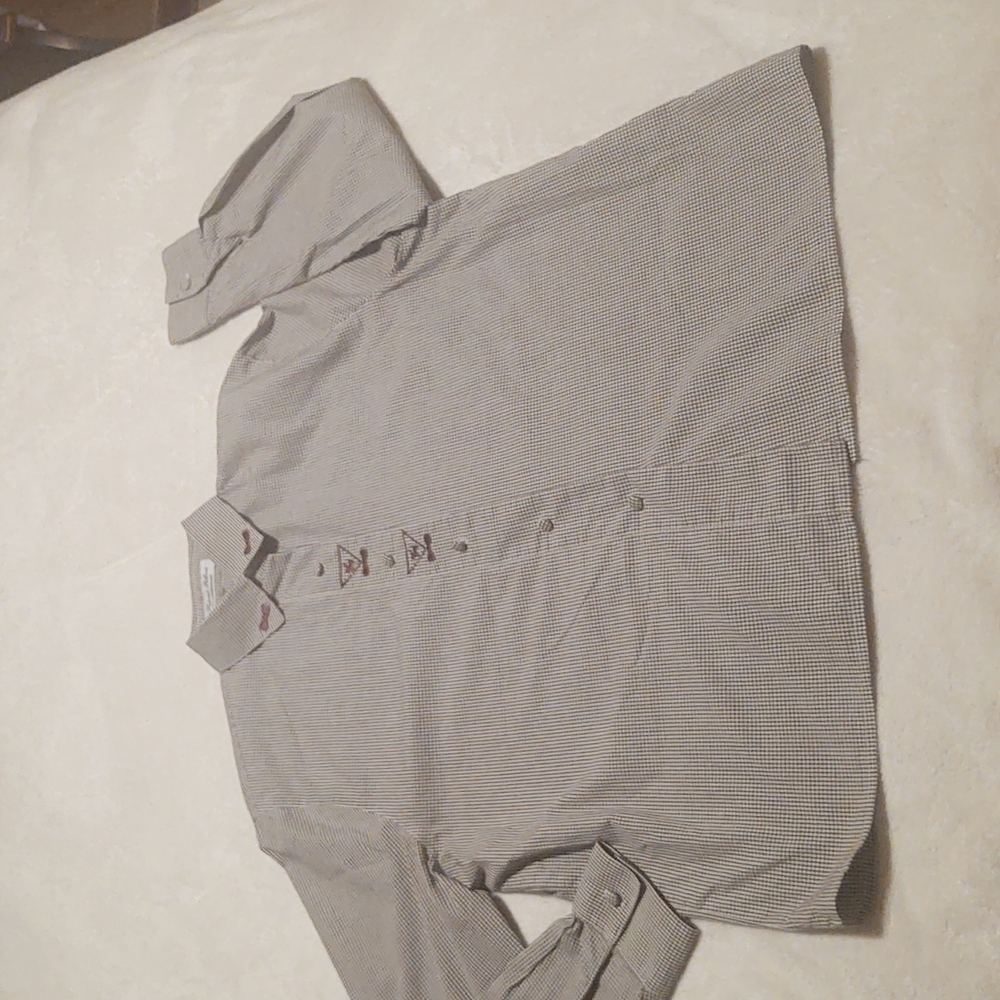 3/$30 Button down shirt - Picture 4 of 7